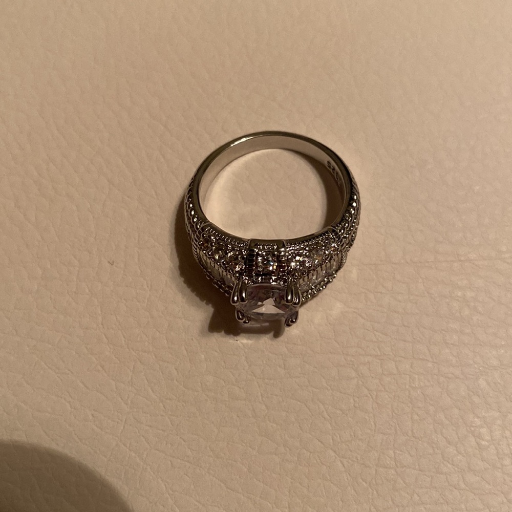 Ring - Picture 4 of 6